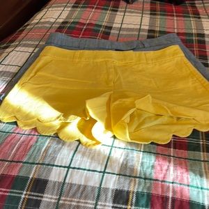 Two pairs of linen scallop edge shorts. Size 4. Both worn once